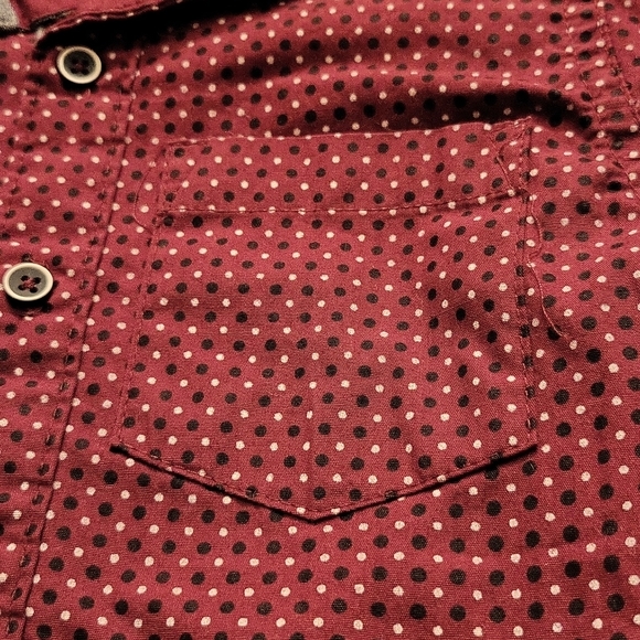 Perry Ellis polka dot cotton burgundy button down shirt - Picture 4 of 4